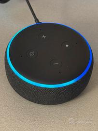 Amazon Echo Dot (3ª gen) + Supporto da Parete