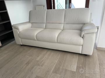 Divano Chateau d’Ax 3 Posti in Pelle Bianco