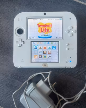 Nintendo 2ds edizione TOMODACHI LIFE con gioco