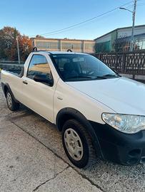 Autocarro Fiat Strada