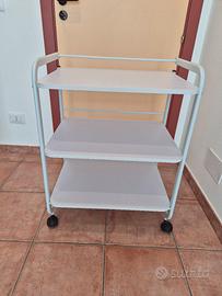 carrello con rotelle.