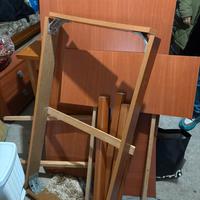 Tavolo in legno allungabile 180 x 70 cm