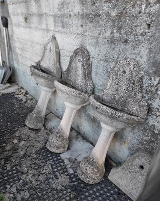 Fontana piccola in cemento