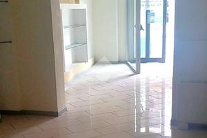 NEGOZIO A ATRIPALDA