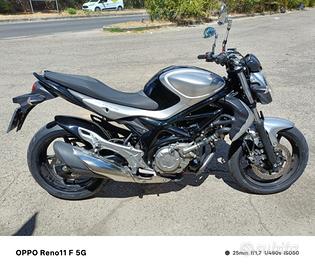 Suzuki SFV Gladius 650 - 2012