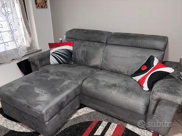 Divano Letto 3 Posti PoltroneSofa + Pouf
