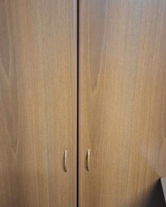 Mobile 2 ante con 2 cassettiere color legno chiaro