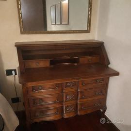 elegante secretaire in stile barocco