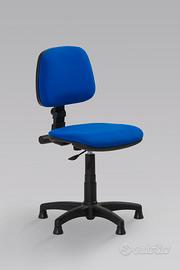 Sedia blu girevole per ufficio