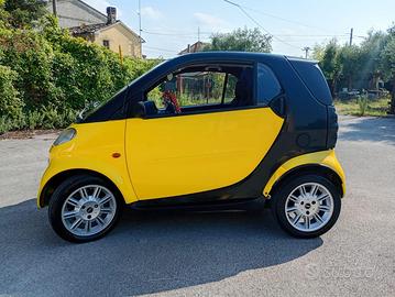 Automobili
