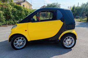 Automobili
