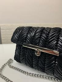 Borsetta fatta a mano