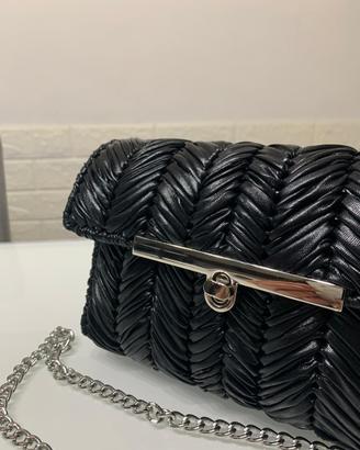 Borsetta fatta a mano