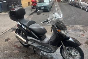 Piaggio Beverly 200