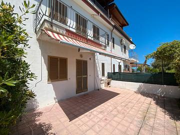 Piano terra a 150 metri dal mare