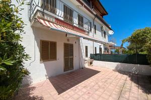 Piano terra a 150 metri dal mare