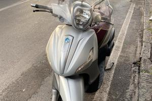 Beverly 350 
