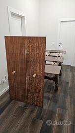 Tavolo in legno da cucina.