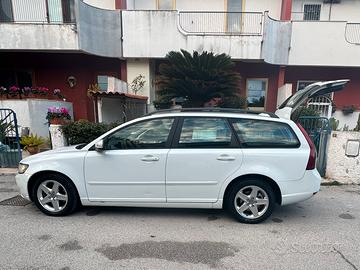 Volvo V50 Momentum