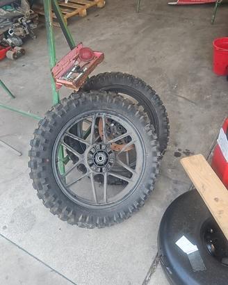 Gomme moto nuove
