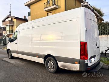 Traslochi - Trasporti - Sgomberi - Montaggio