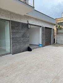 Piazza o.ziino grazioso negozio tot. ristrutturato