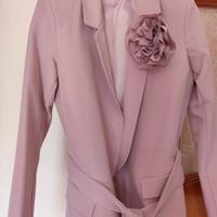 completo con pantaloni 