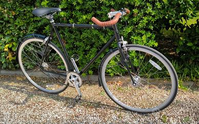 Bicicletta vintage nera