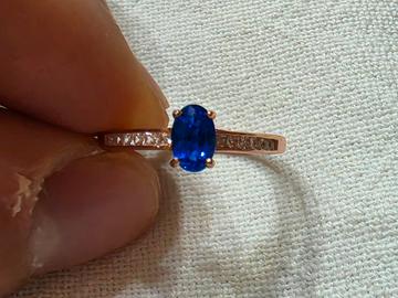 Anello con spinello
