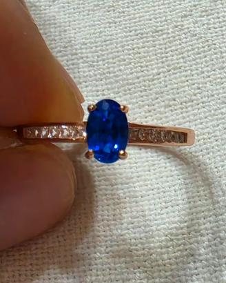 Anello con spinello