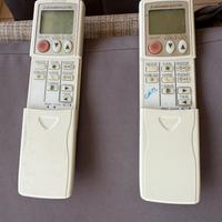 Due telecomandi per condizionatore Mitsubishi