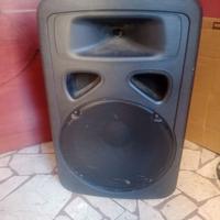 Cassa attiva amplificata Skytec per musica dj