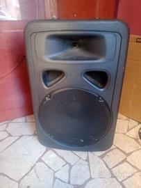 Cassa attiva amplificata Skytec per musica dj