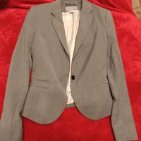 Giacca grigia sagomata