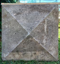 CAPITELLI IN PIETRA BOCCIARDATA