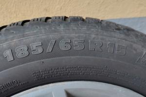 quattro pneumatici invernali misura 185/65 R15