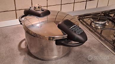 Pentola a pressione Lagostina 