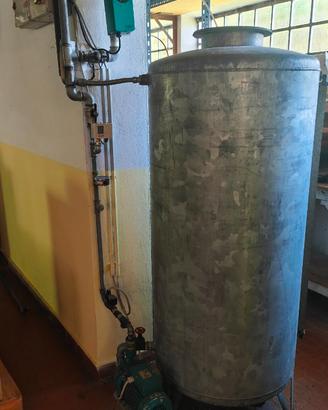 Bidone 400 litri con motore pompa