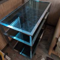 Tavolino a specchio con ruote