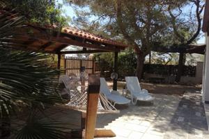 Villa a torre lapillo vicino al mare