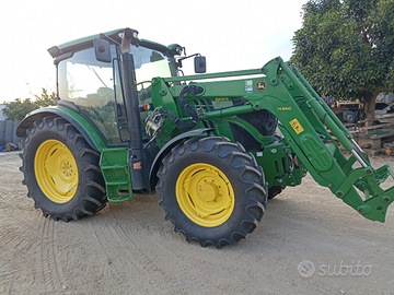 Trattore con pala John Deere 6105 R