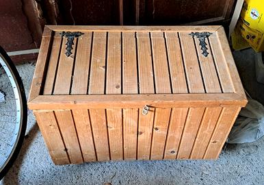 Piccola Cassapanca per legna pino