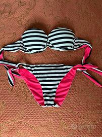 Costume da bagno due pezzi con reggiseno imbottito