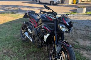 Triumph Street triple 765r 2021