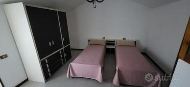 Camera da letto completa stile moderno