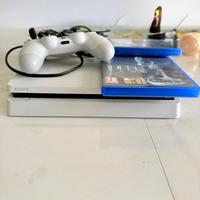 PlayStation  4 con due giochi