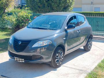 Lancia Ypsilon 0.9 TwinAir 85 CV 5 porte Metano 20