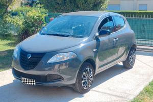 Lancia Ypsilon 0.9 TwinAir 85 CV 5 porte Metano 20