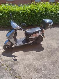 scooter Yadea 