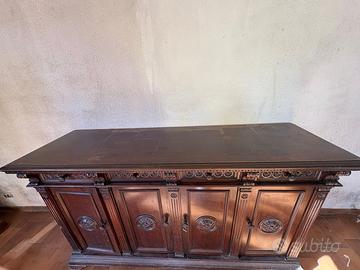 Mobili antichi in blocco
